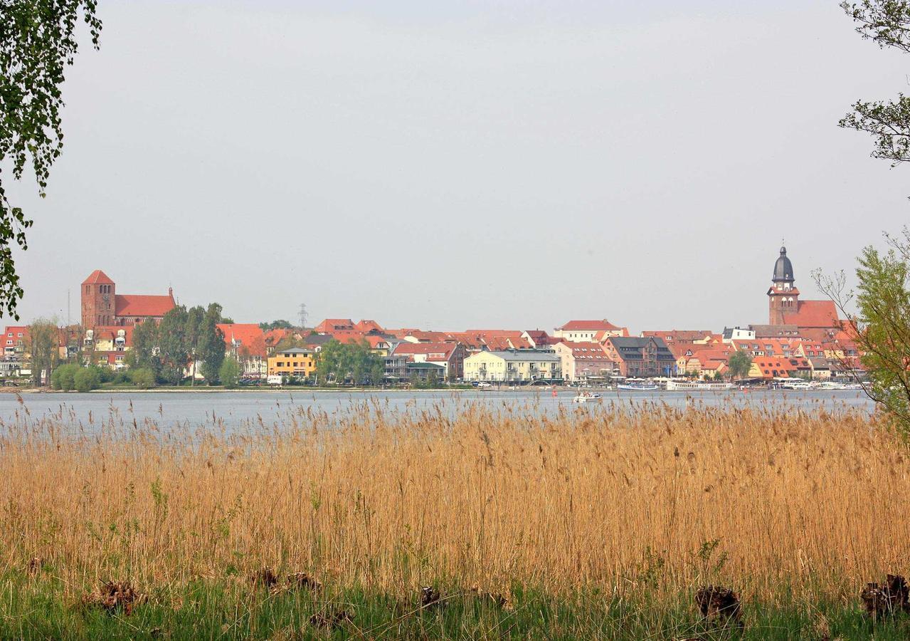 Ferienhaus Mit Separater Wohnung Waren See 9441 Eksteriør billede
